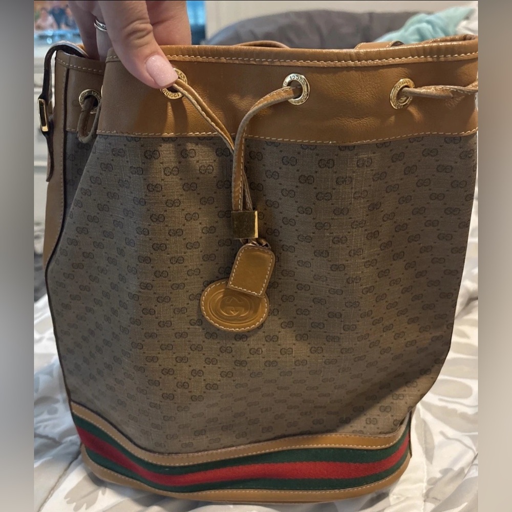 Vintage Gucci GG Supreme Bucket Bag